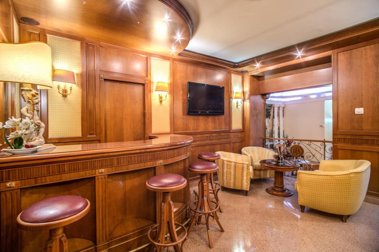 Della Torre Argentina Hotel 3*