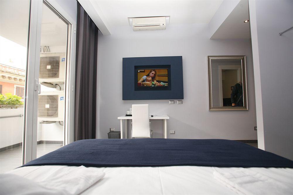 77 Bed & Breakfast Rome