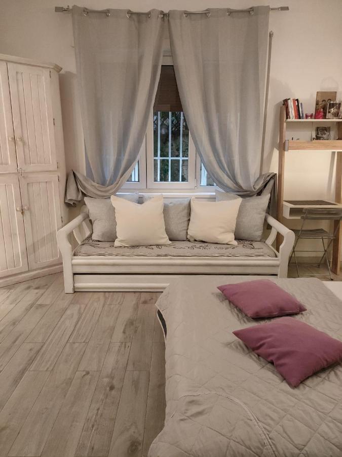 Apartment White