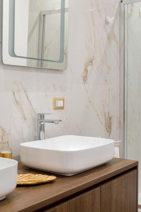 Colosseum 10steps Away, Marco Aurelio Luxury House Appartamento Roma