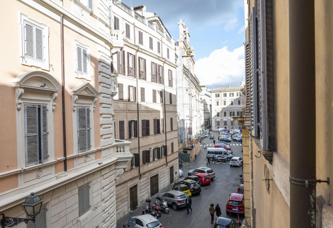 Artsy And Elegant Near Pantheon Rome