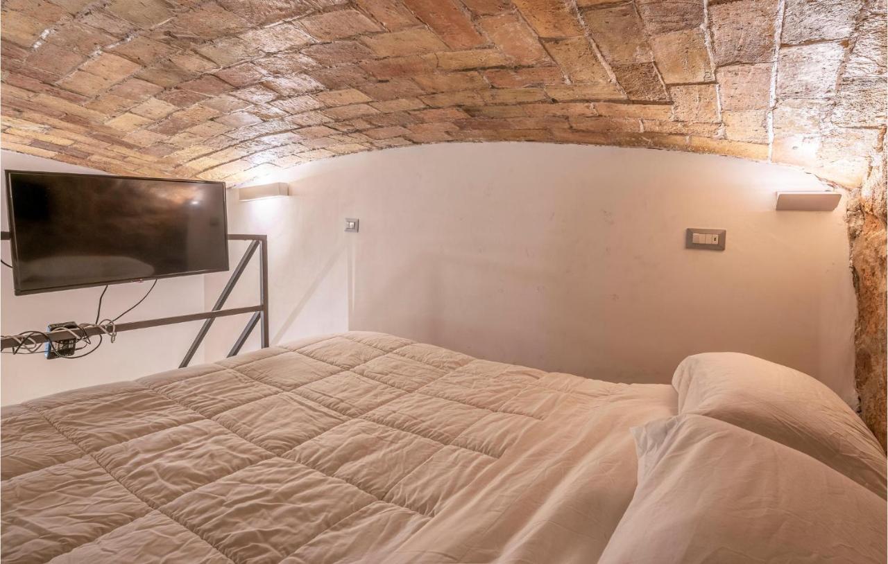 Amazing In With Kitchenette Apartment *