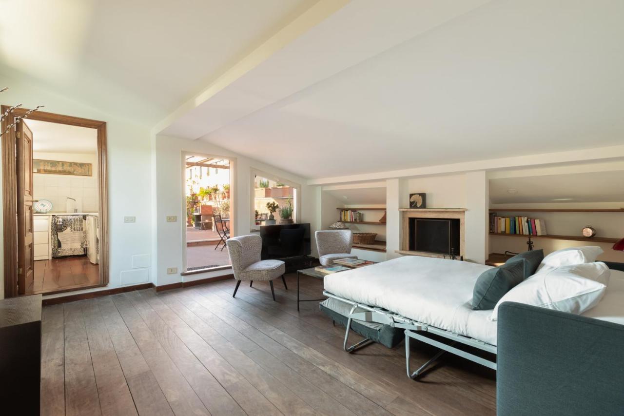 Bright And Comfy Terraced In Trastevere * Roma