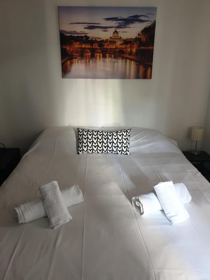 Vatican Canal 9-11 Apartment *