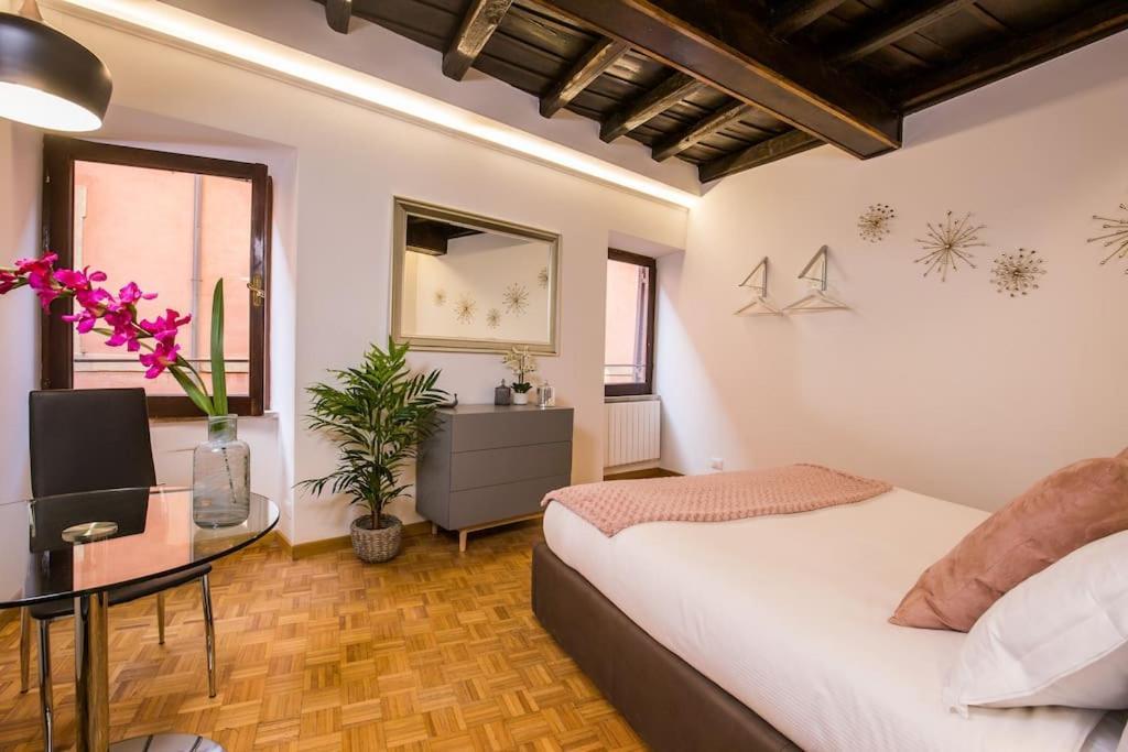 Girolamo's Jacuzzi Place Apartment