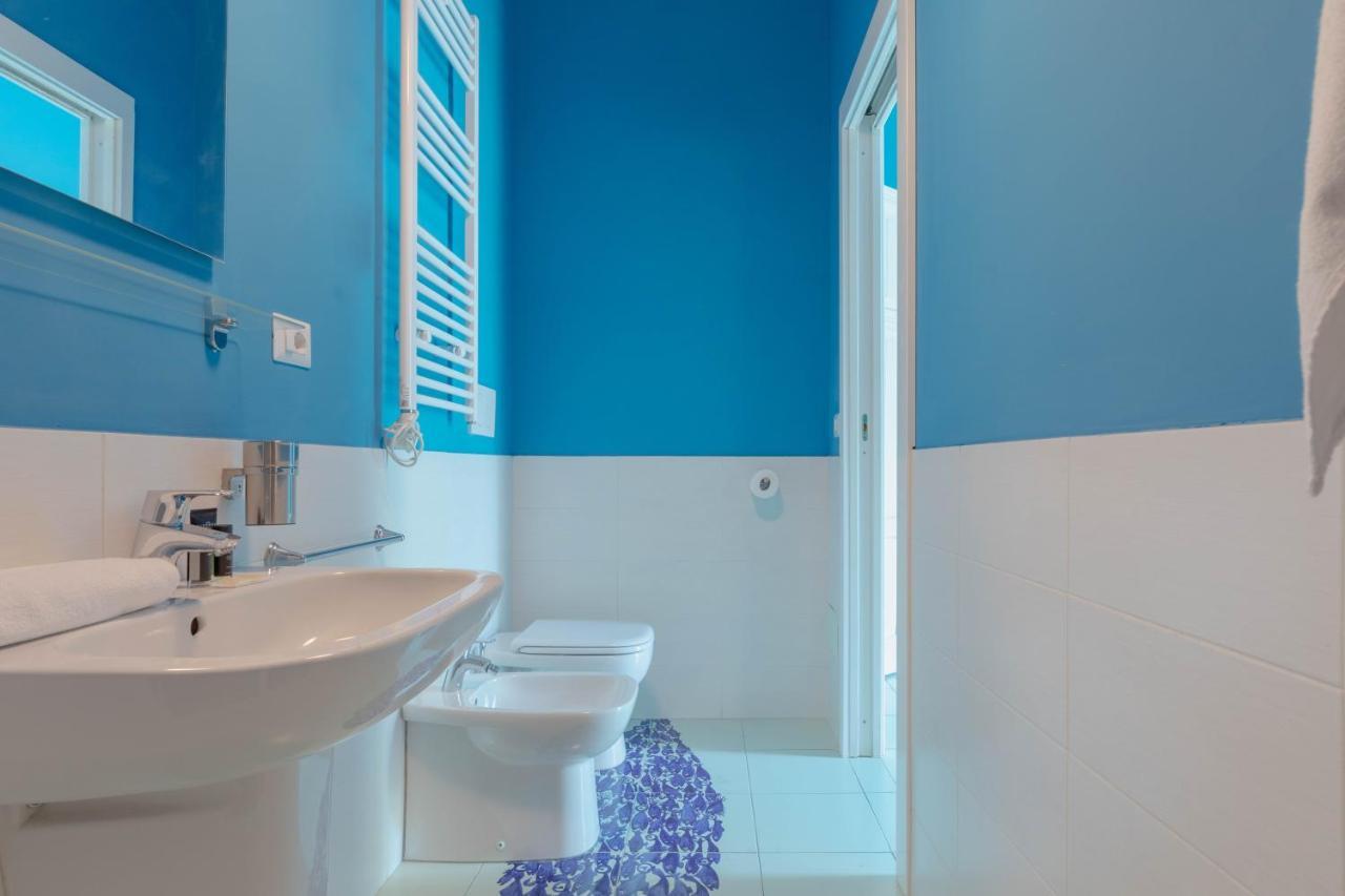Tarshito Gallery House *