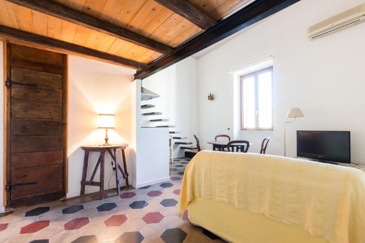 Apartment Sunny Navona Square