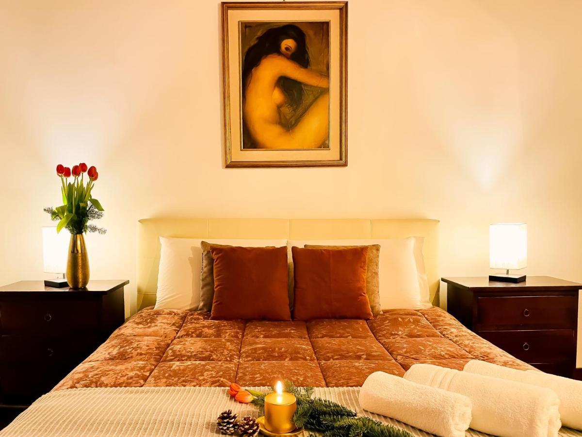 Apartment Trevi Fountain Stylish *