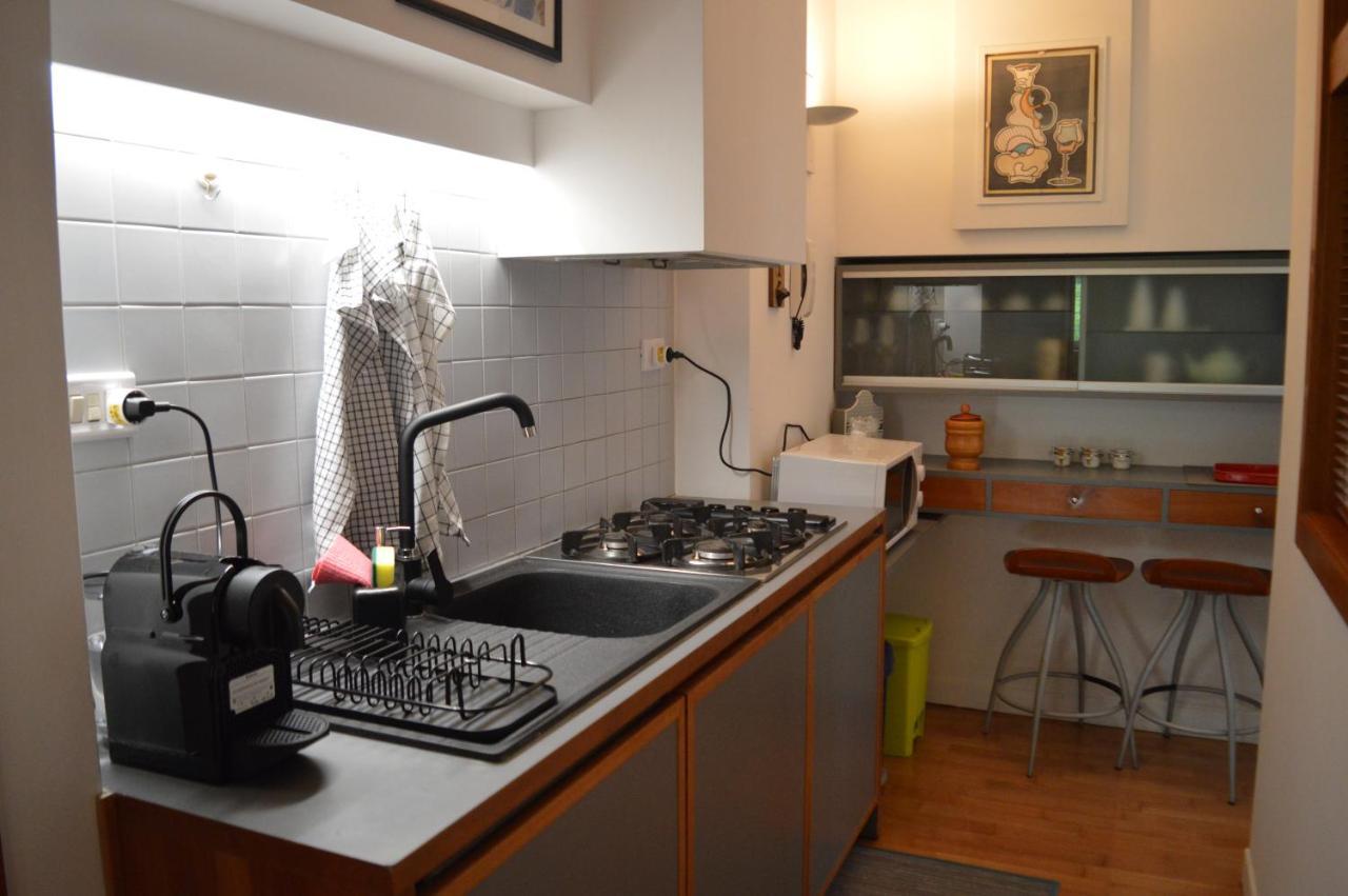 Domus B Corso Francia Rome