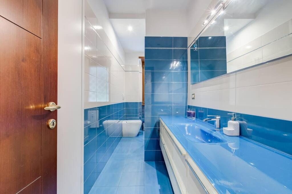 Exclusive In Eur * Rome