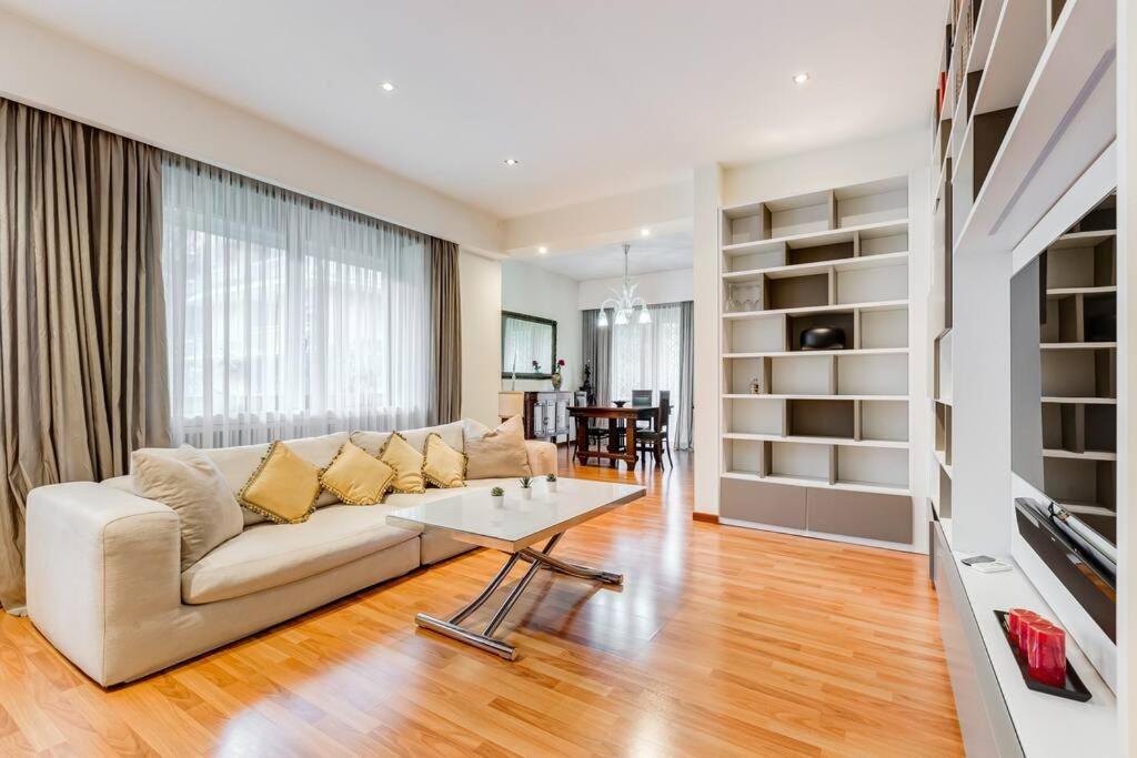 Exclusive In Eur * Rome
