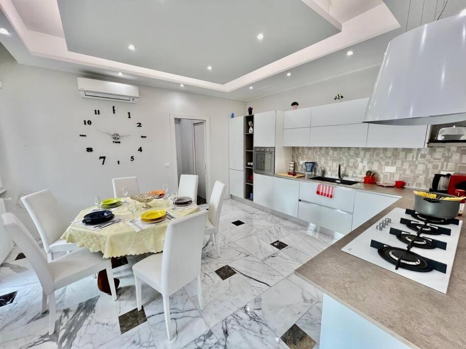 Lussuoso 130 Mq Zona Cipro Appartamento *