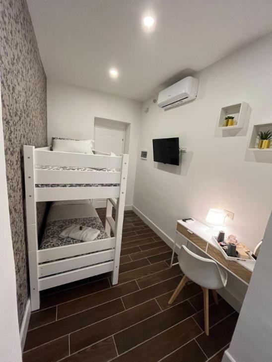 5 Vatican Guest house *