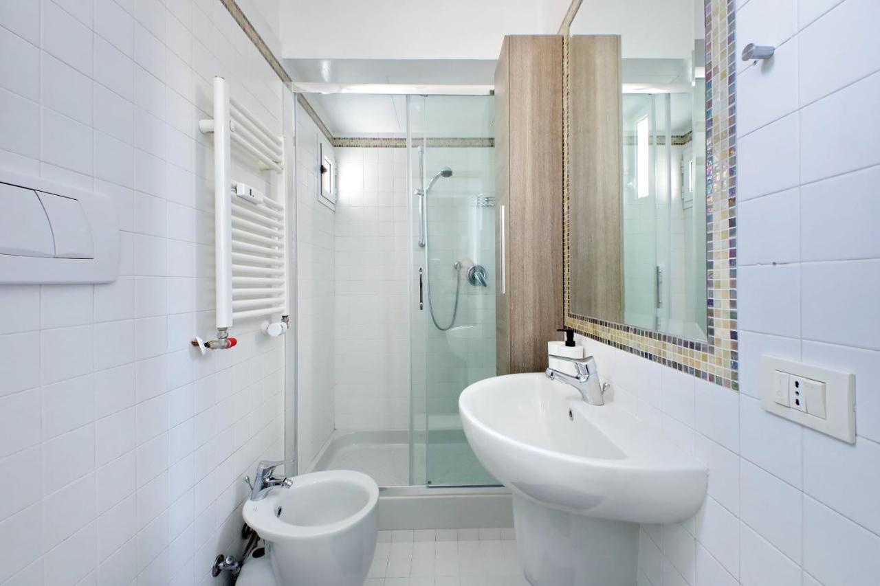Apartment Domus Lou Elegante In Trastevere Rome