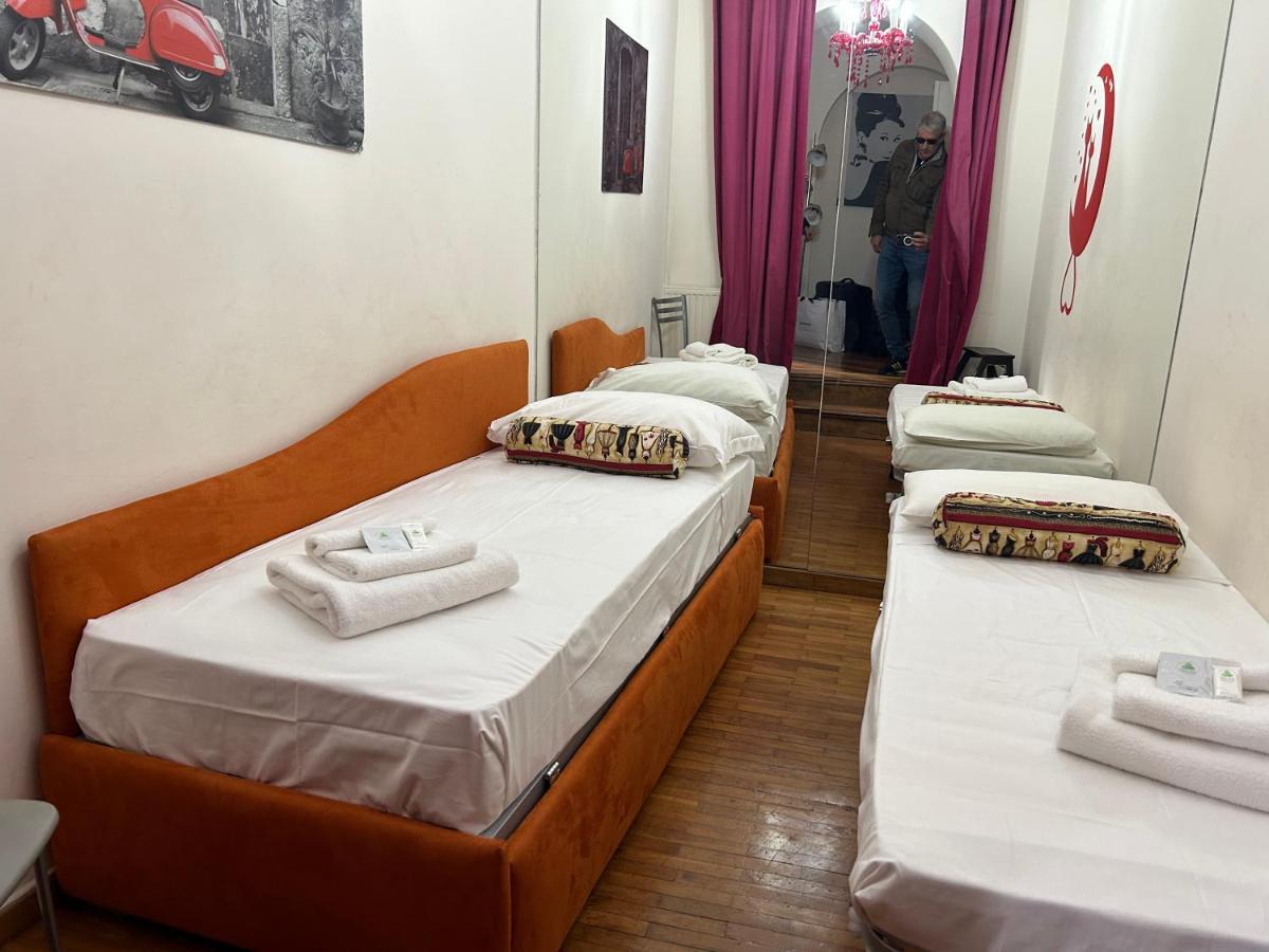 Piazza Navona Corner Apartment