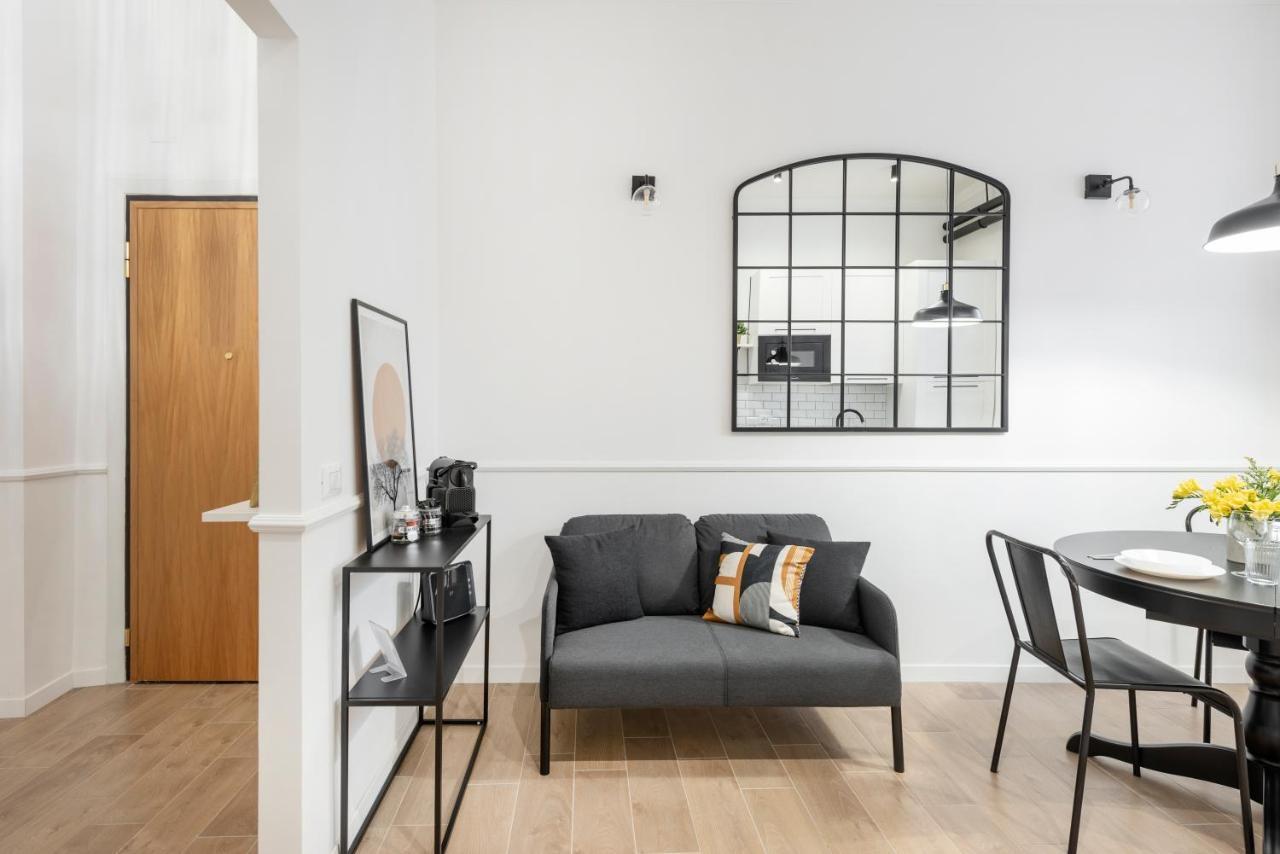 Apartment White Flat Ground Floor