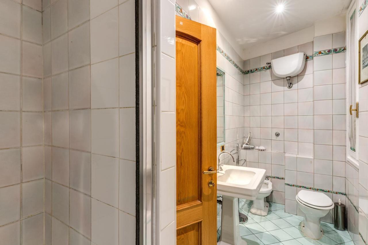 Lovely Flat By The Trevi Fountain Apartment Rome
