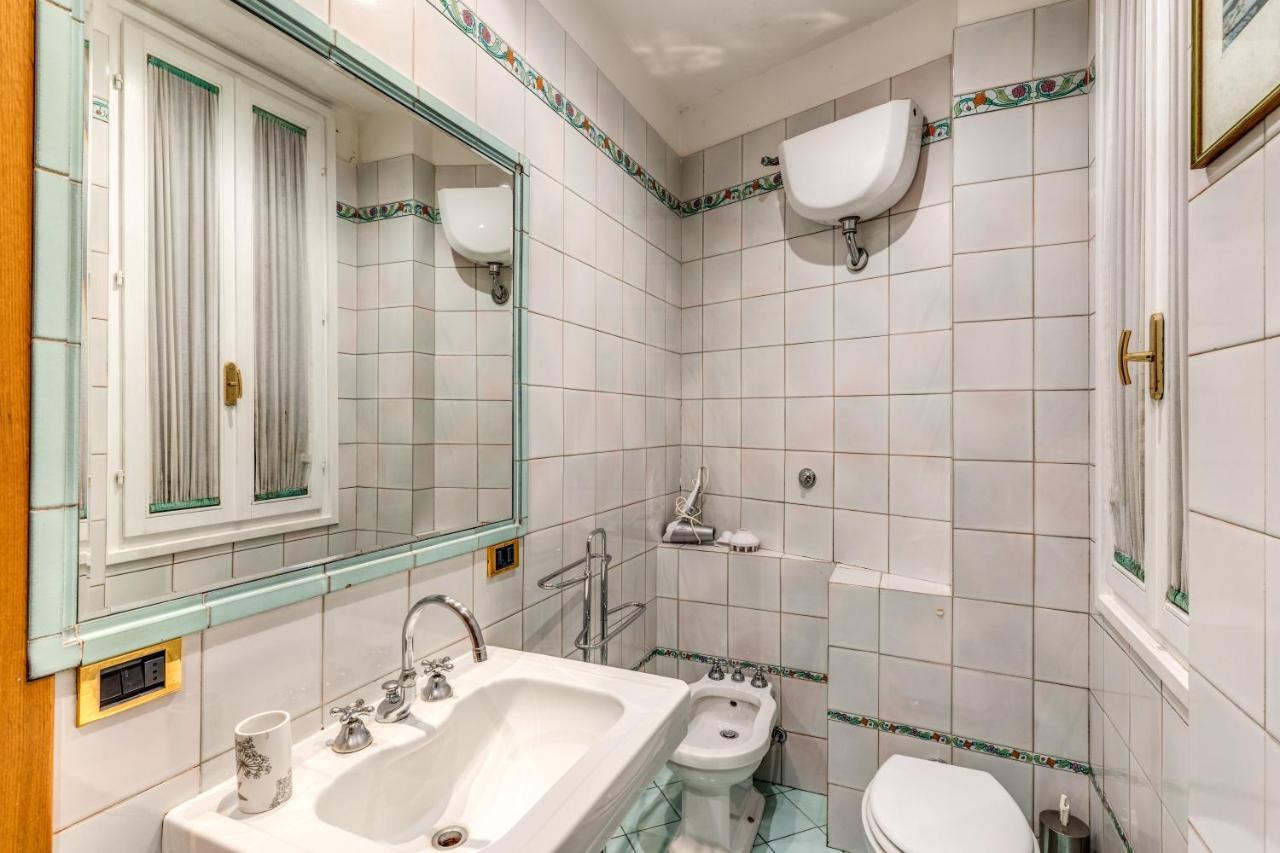 Apartment Lovely Flat By The Trevi Fountain Rome