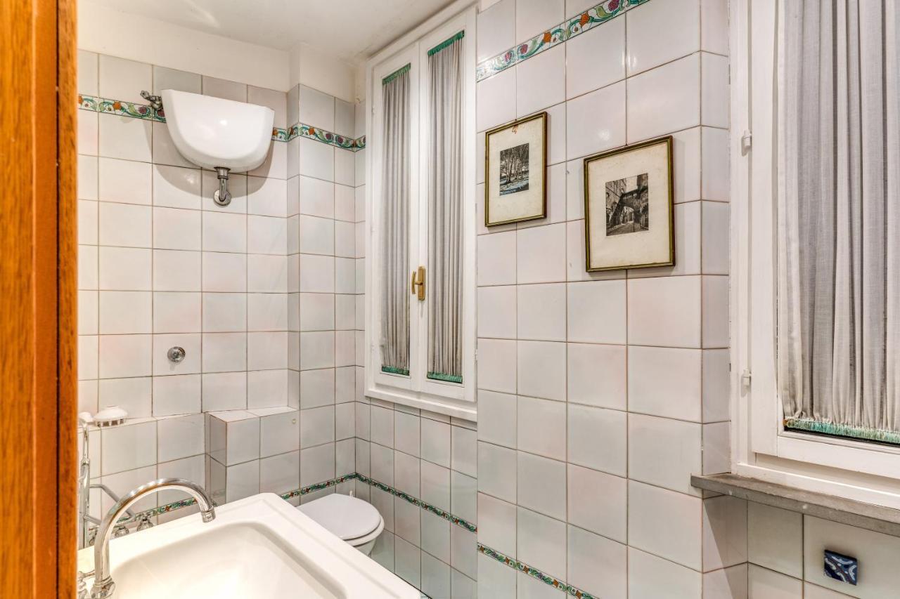 Lovely Flat By The Trevi Fountain Apartment