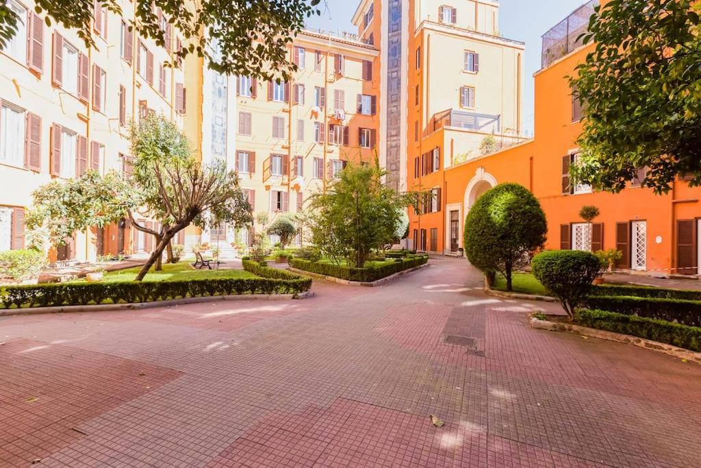 L&l Cozy 2-bdr In San Giovanni District Appartamento
