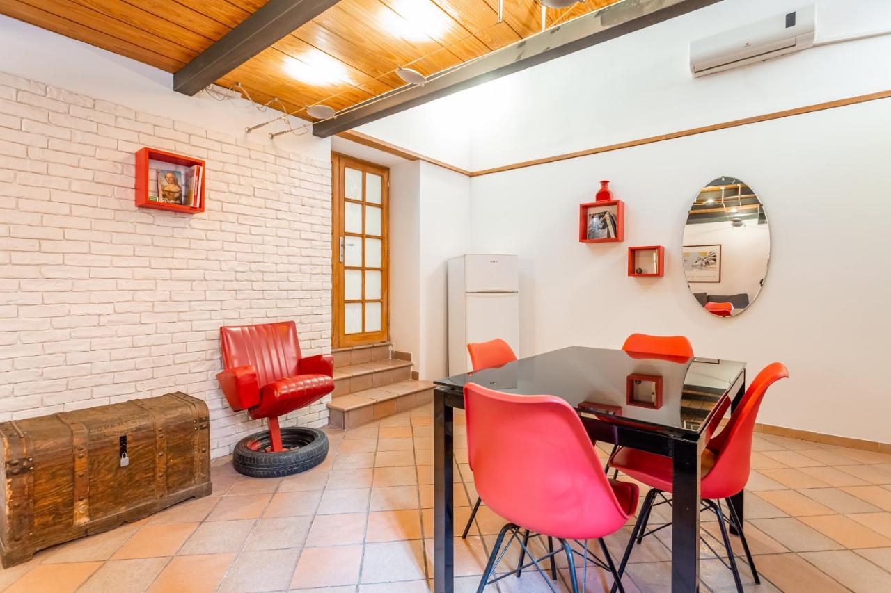 Trastevere Vintage Artistic Loft * Rome
