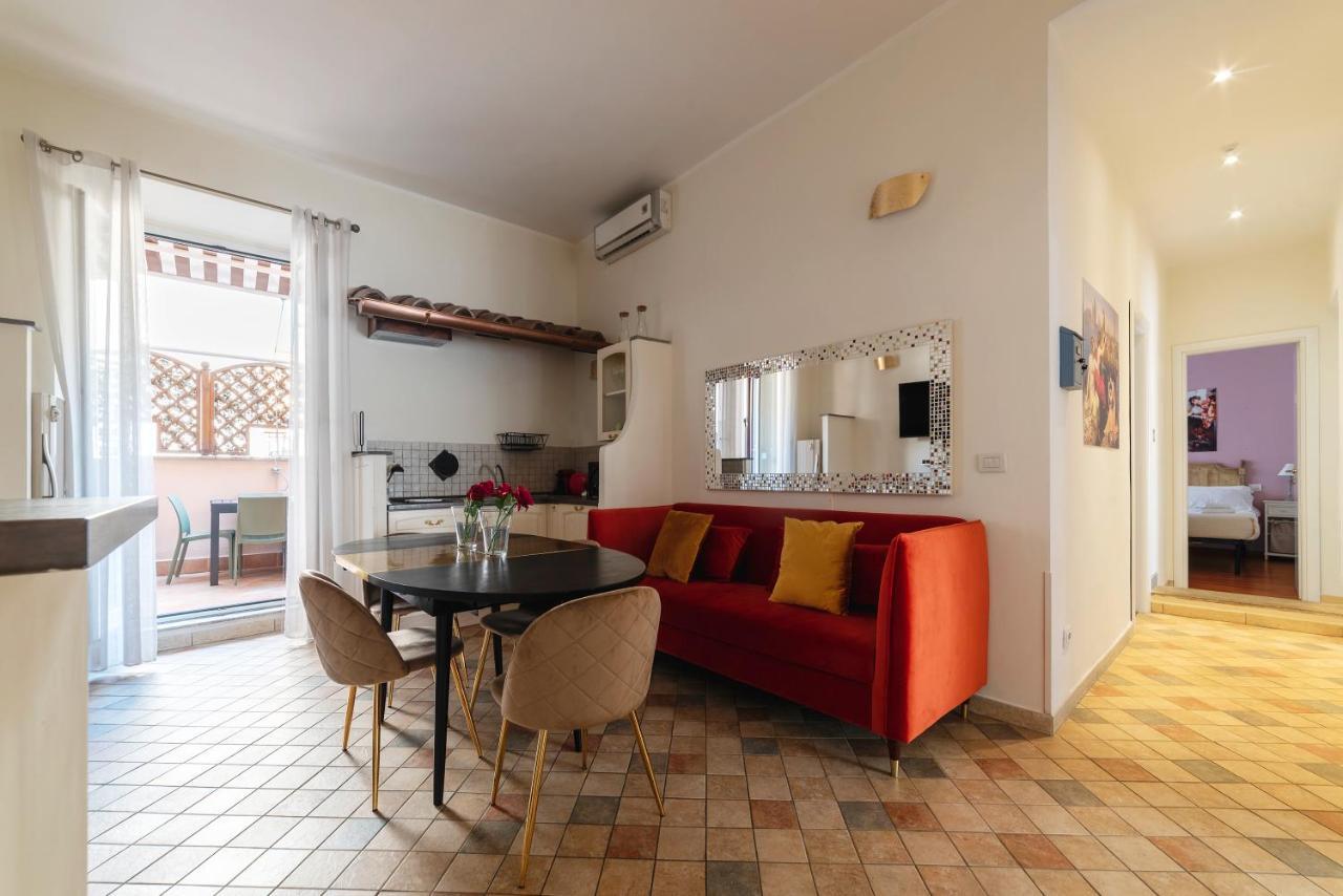Apartment 4-rooms Flat At Vatican *