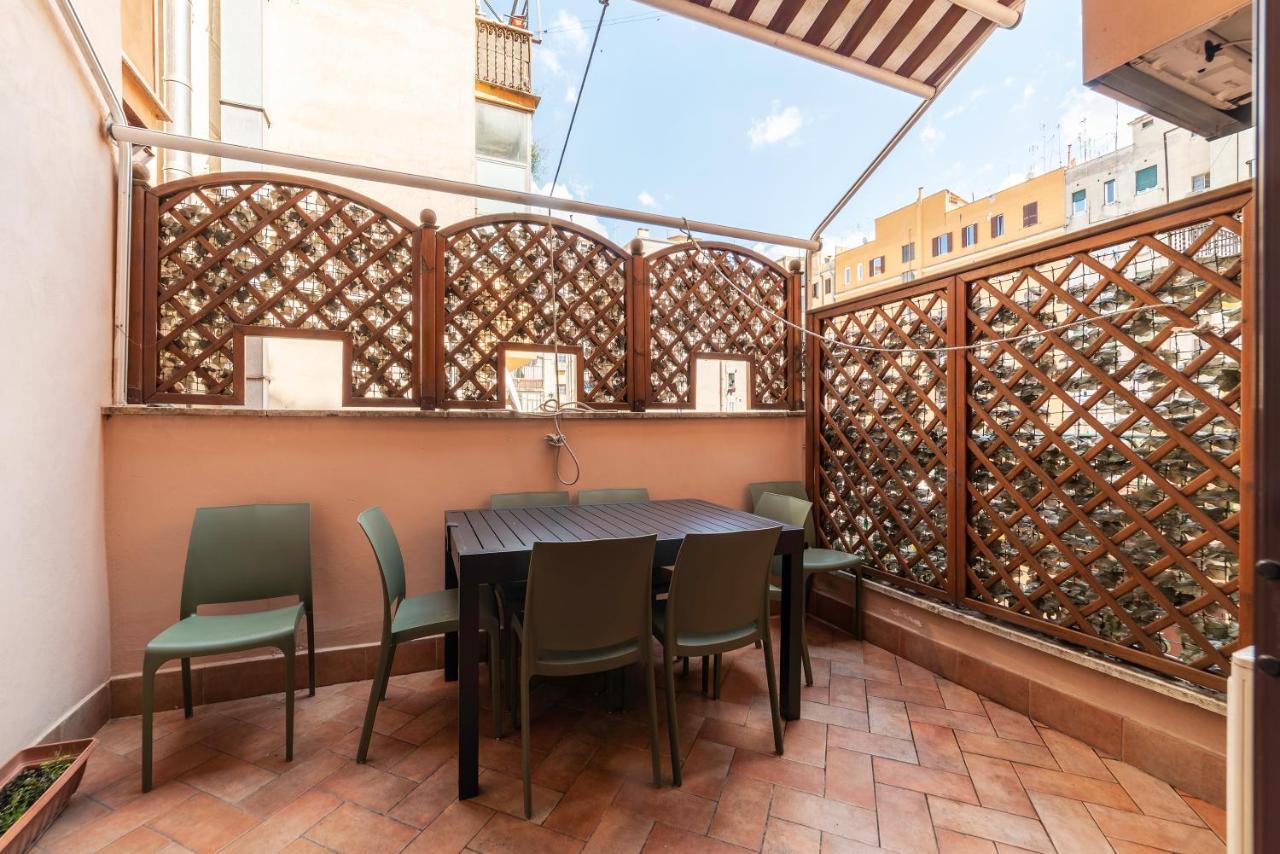 4-rooms Flat At Vatican Apartment