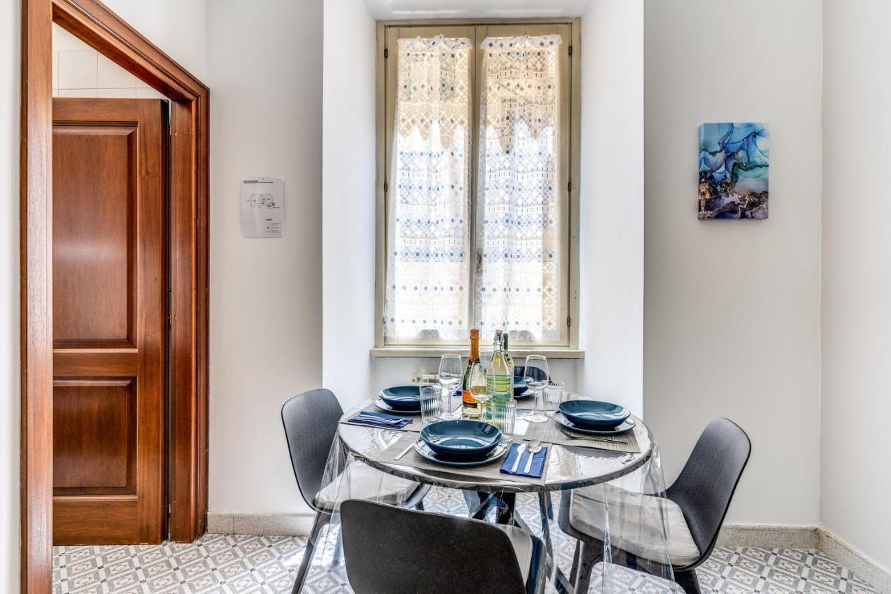 Rhome Colosseum Apartment