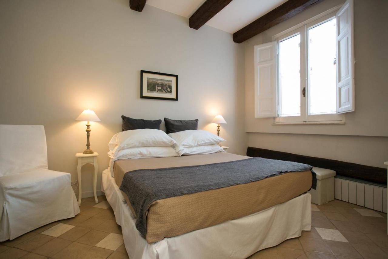 Appartamento Your Prestigious Penthouse At The Spanish Steps