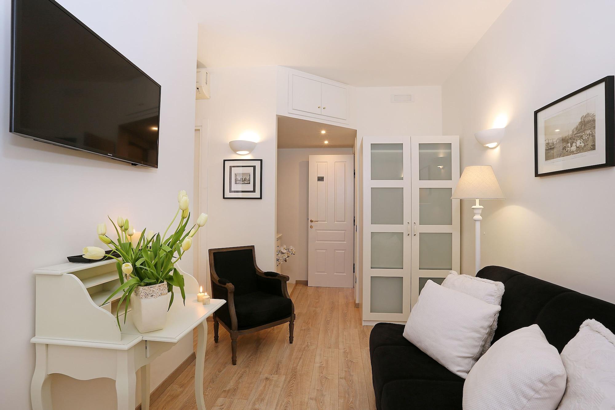 Daplace - Hqh Colosseo Guest house