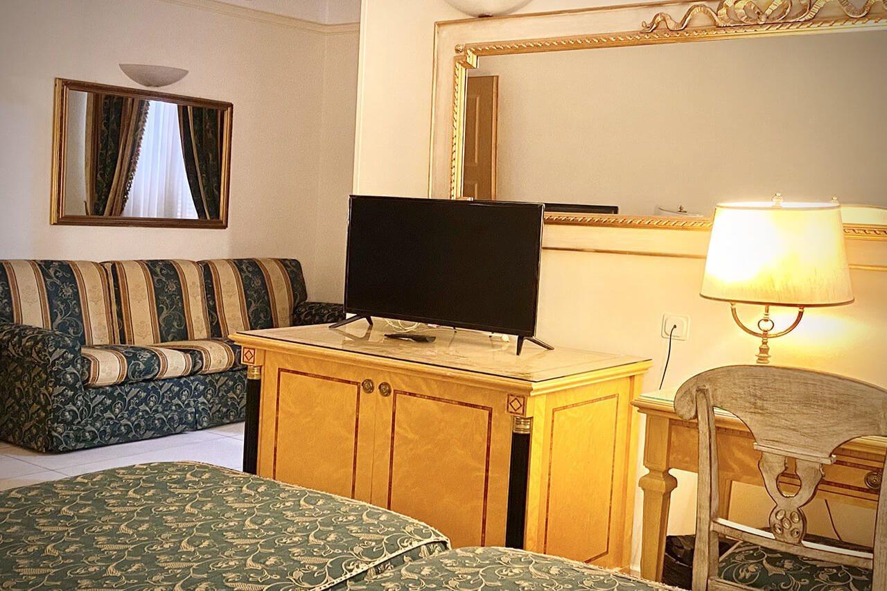 Champagne Palace 4* Rome