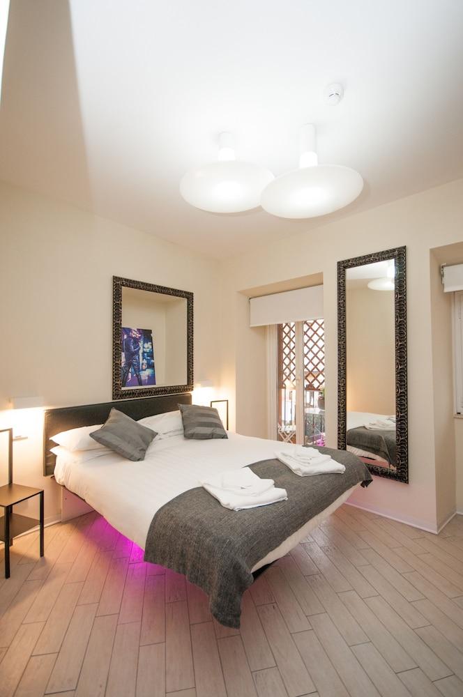 First Floor 2* Rome