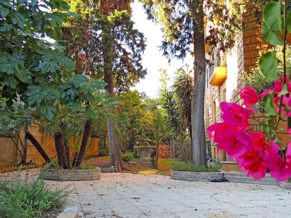Guest house Palma Residences In 2*