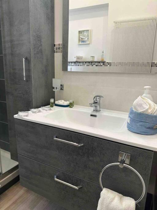 Family Flat Near Metro A * Rome