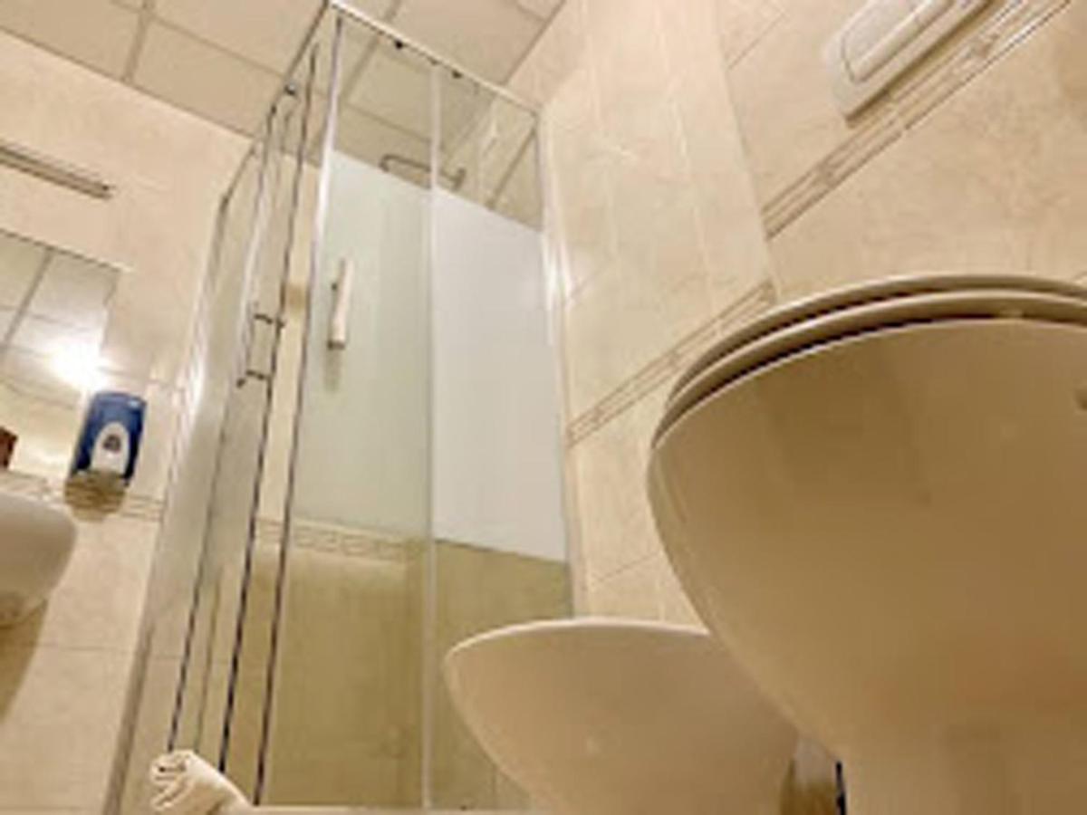Alex Square Hotel 3*