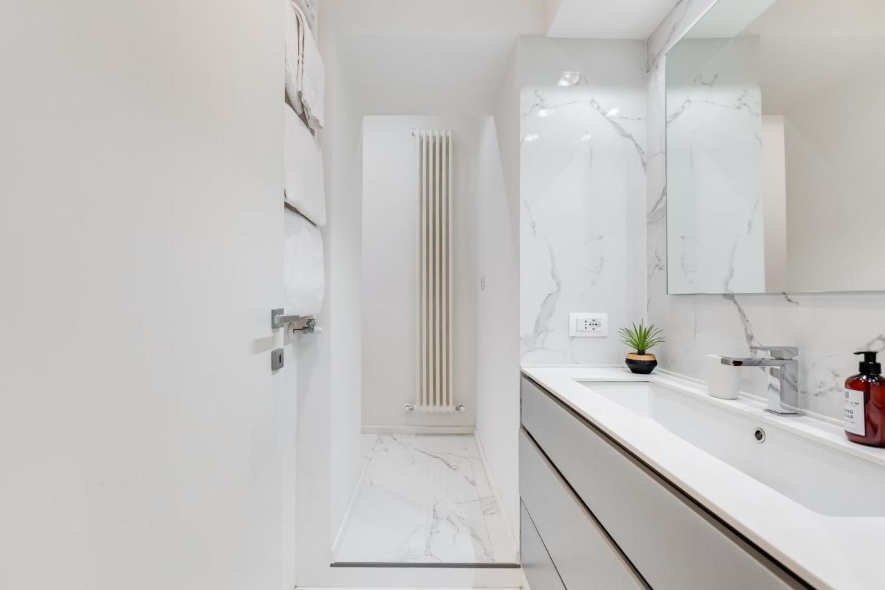 Opera Exclusive House By Premium Collection *