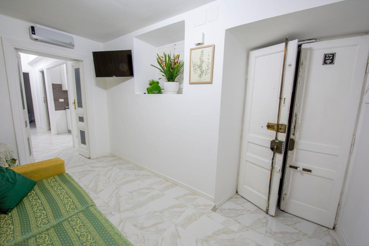 Apartment Refuge
