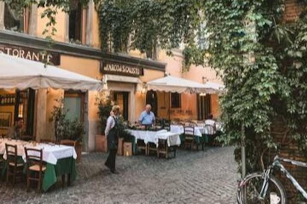 Apartment Peaceful In Piazza Venezia's Alleys *