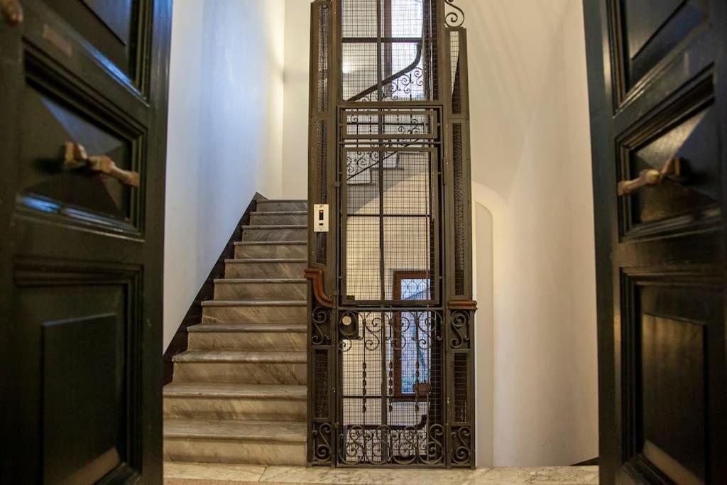 Apartment Peaceful In Piazza Venezia's Alleys Rome