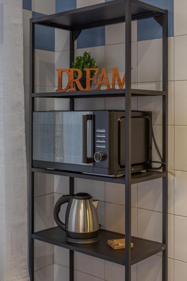 Apartment Imperium House - Con Giardino Privato, 3 Minuti Da Metro Piazza Bologna, A-c, Rome