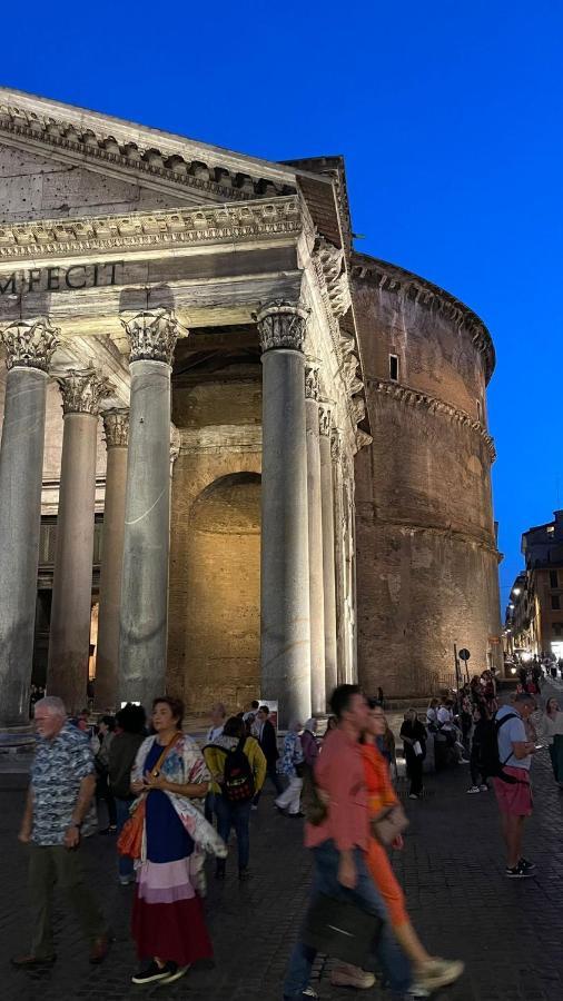 Ele Pantheon Rome