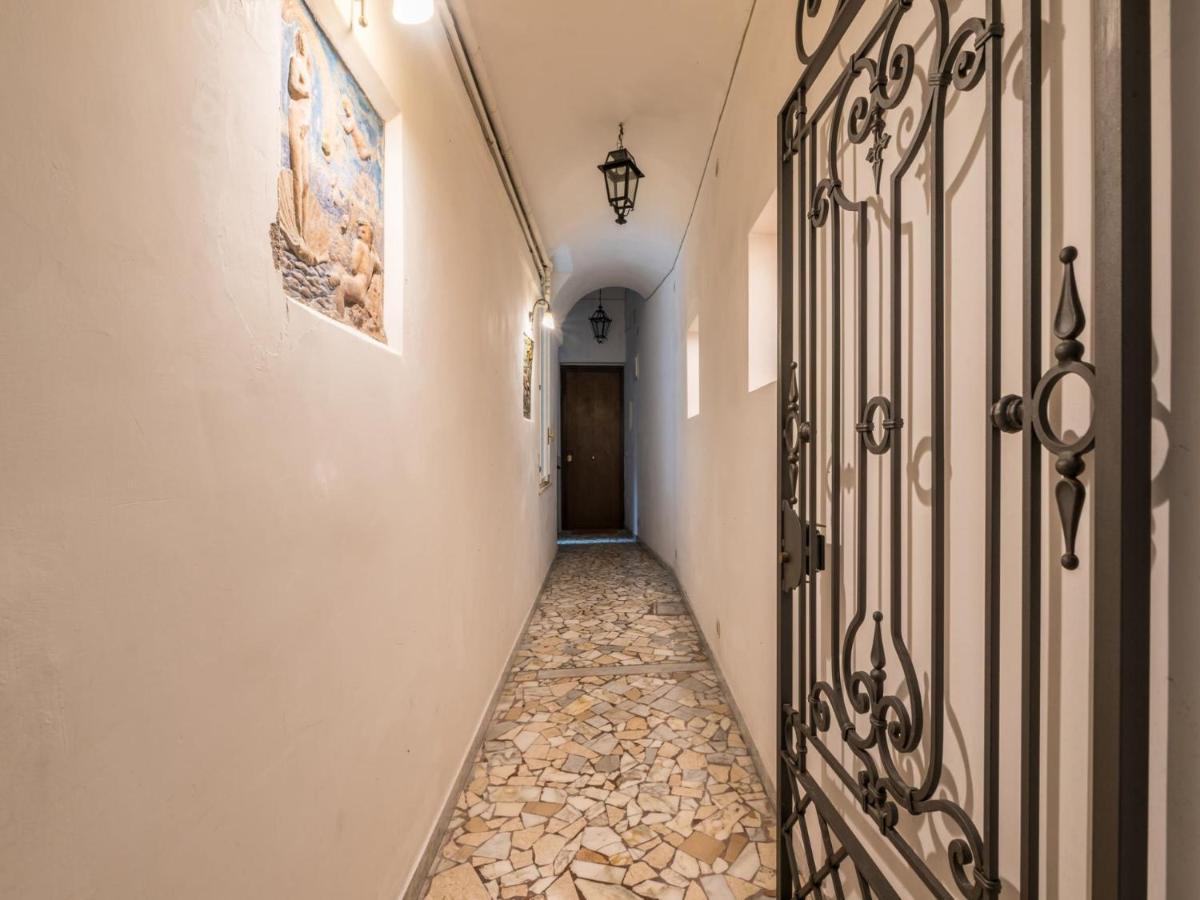 Apartment The Rent - Large A Few Steps From The Trevi Fountain