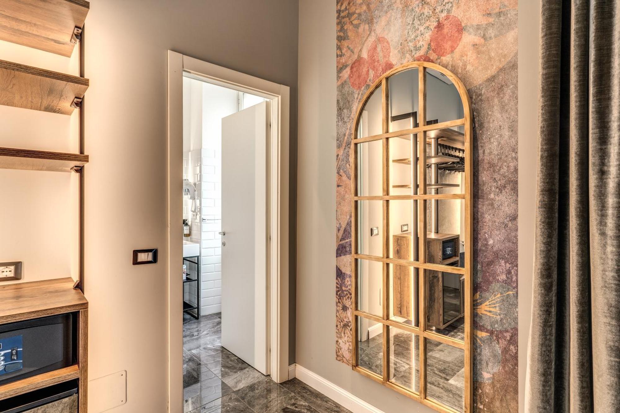 Apollo Boutique Rome