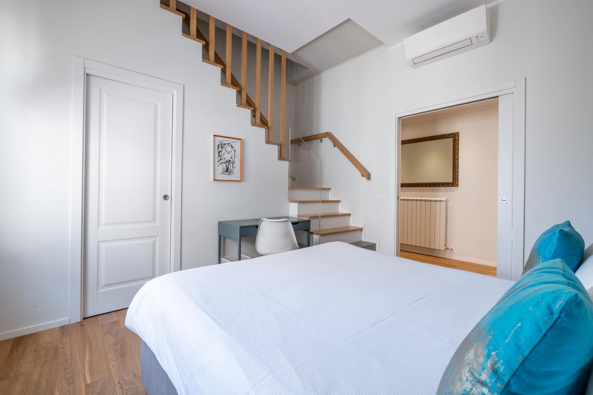 Floor With Rooftop Terrace Near St. Peter Apartment Rome