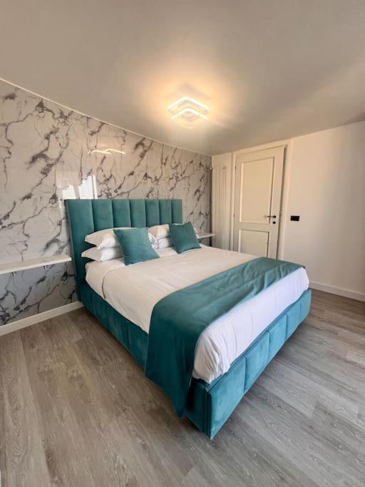 Mezzo Experience Eur Apartment *