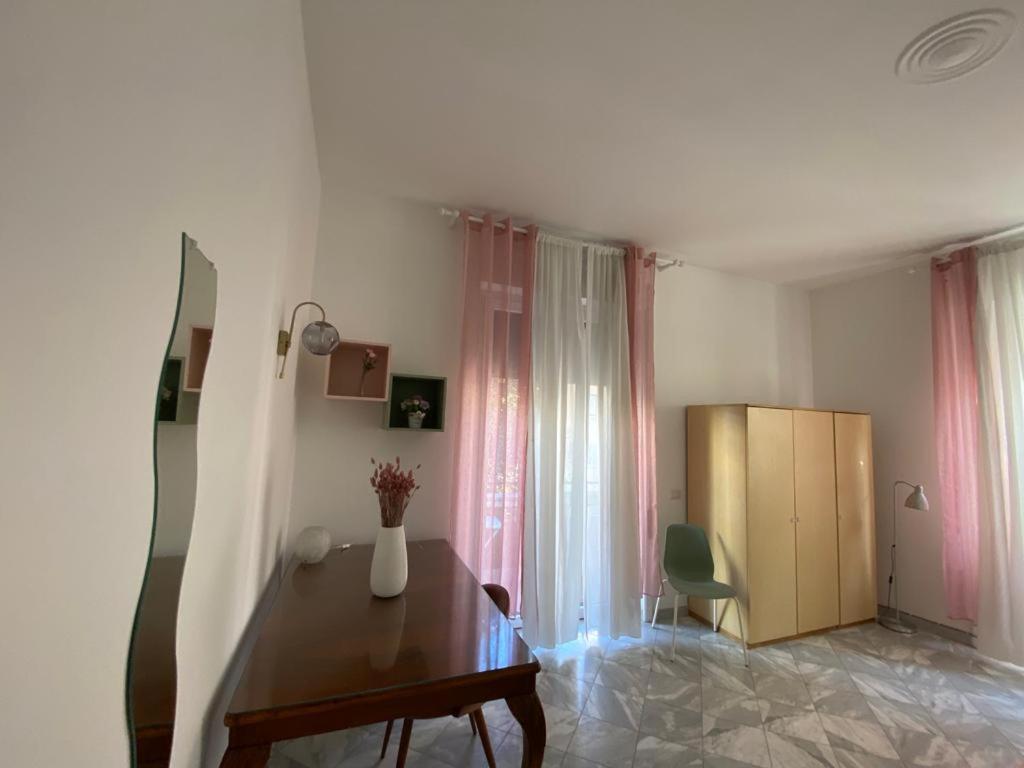 Superior Next Colosseo A/c Wo Fi 3 Bedrooms Apartment Rome