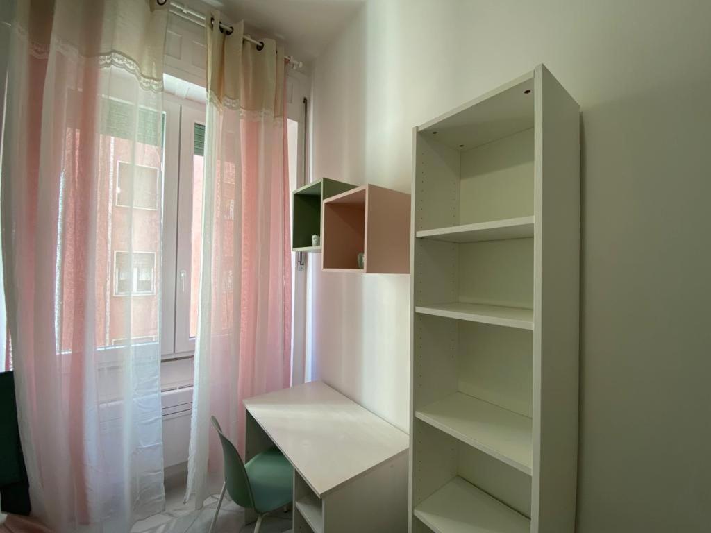 Superior Next Colosseo A/c Wo Fi 3 Bedrooms Apartment Rome