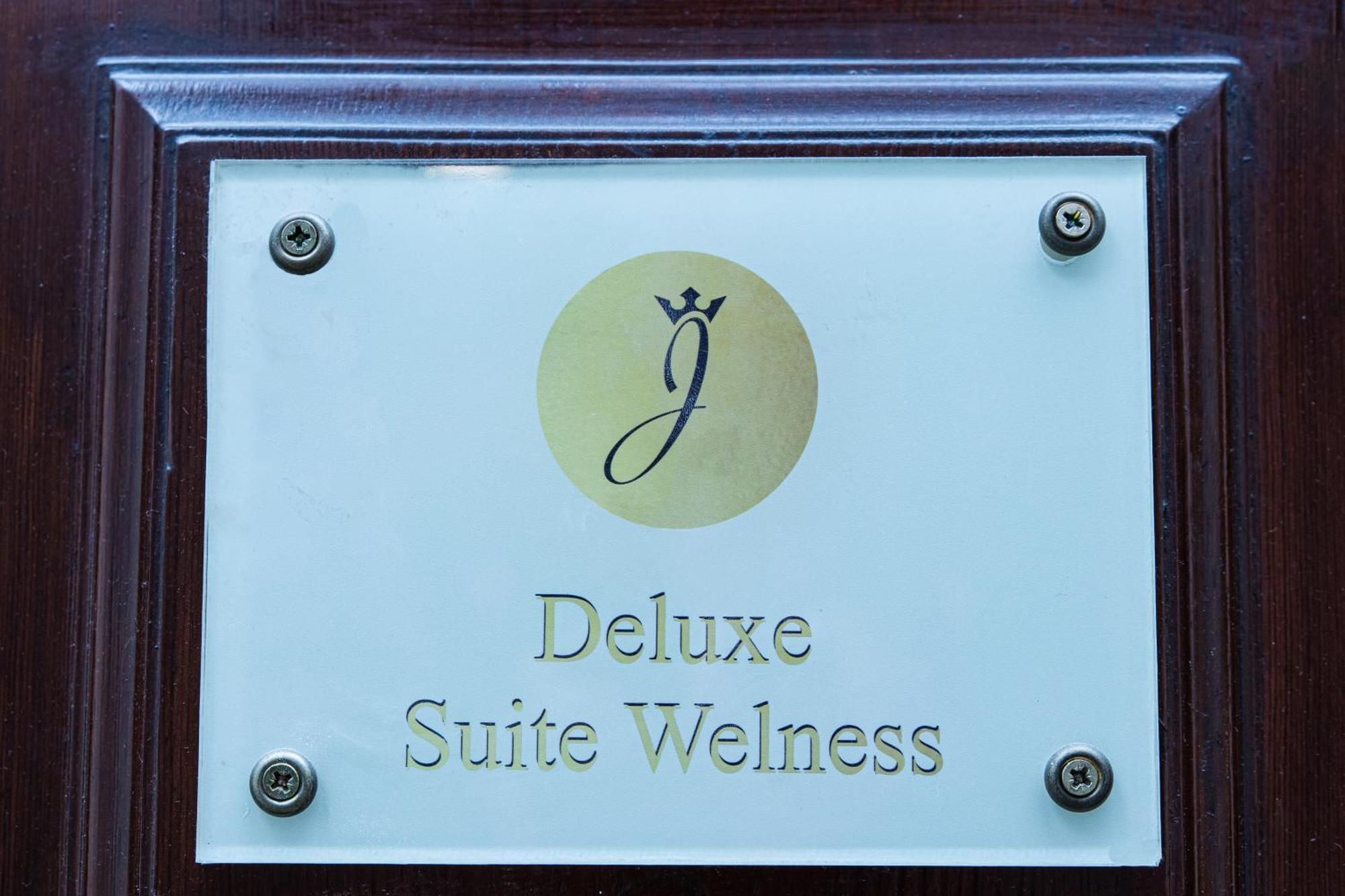 Deluxe Welness