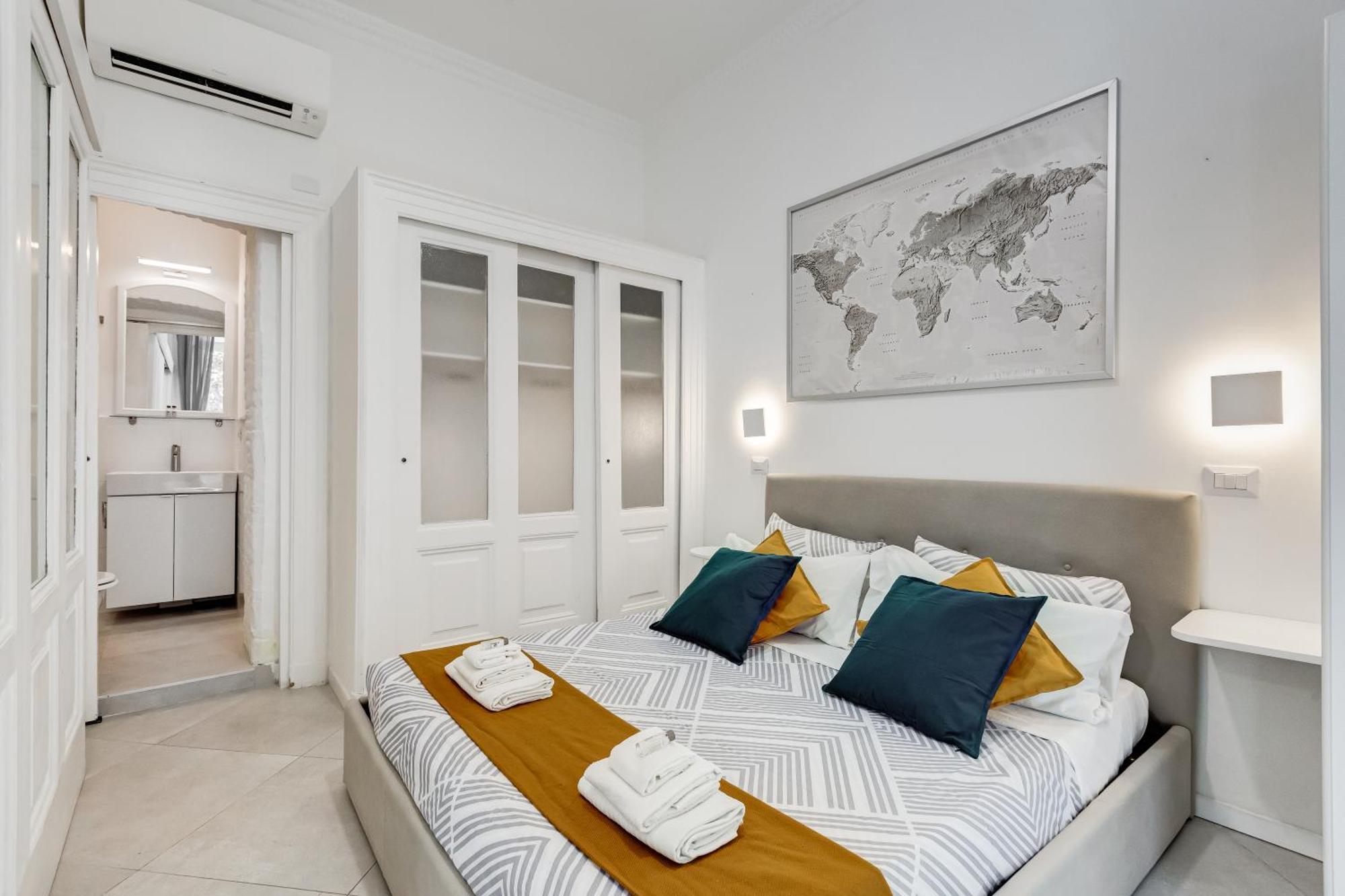 Apartment Bdc Alpha & Omega In Monti District With 2bath *