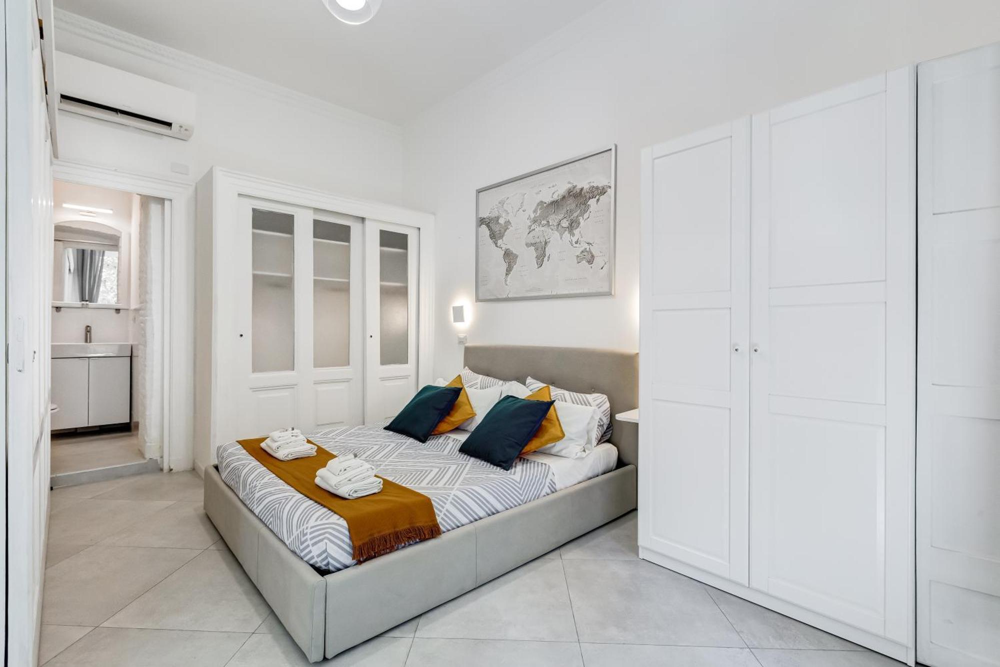 Apartment Bdc Alpha & Omega In Monti District With 2bath *
